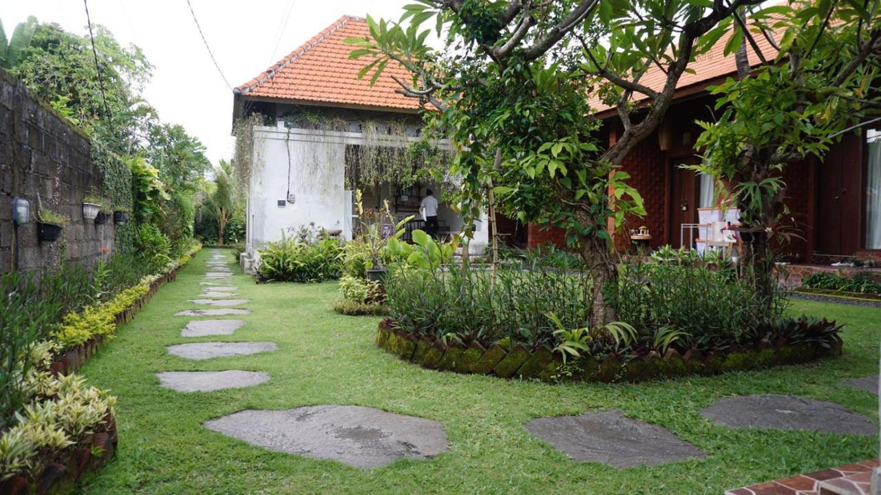 Louto Dmell Guesthouse Sanur Eksteriør billede